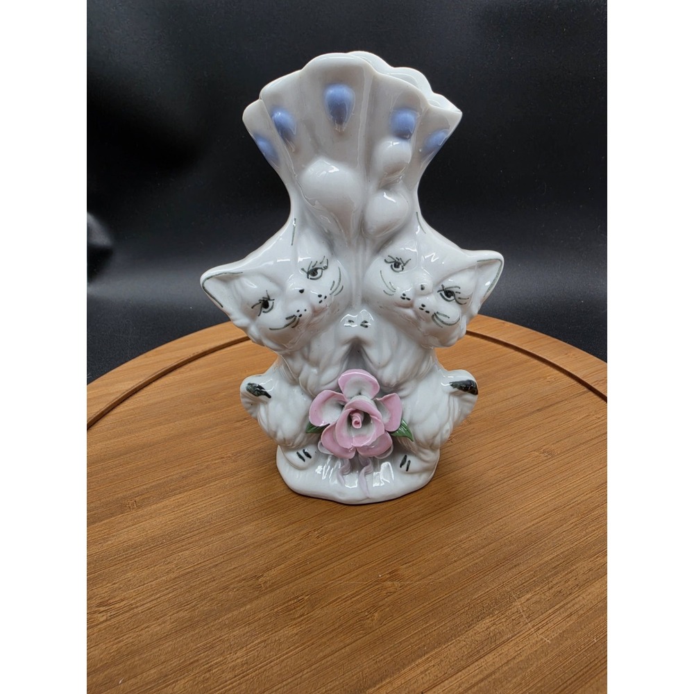 Vintage  Porcelain Double Kitten Vase With Rose & Bow